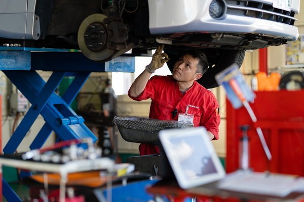 コバック整備士作業風景